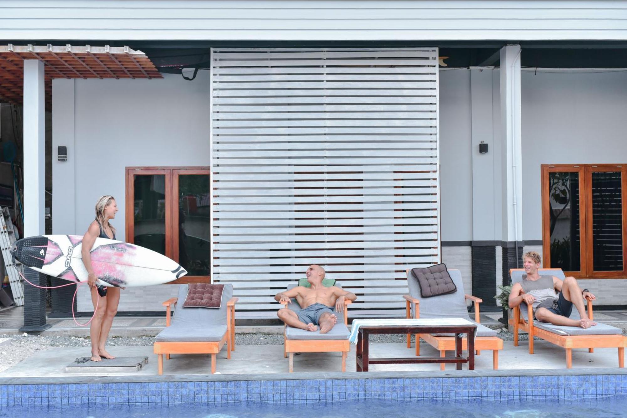 Отель Oseda Nias Surf House Hilibotodane Экстерьер фото