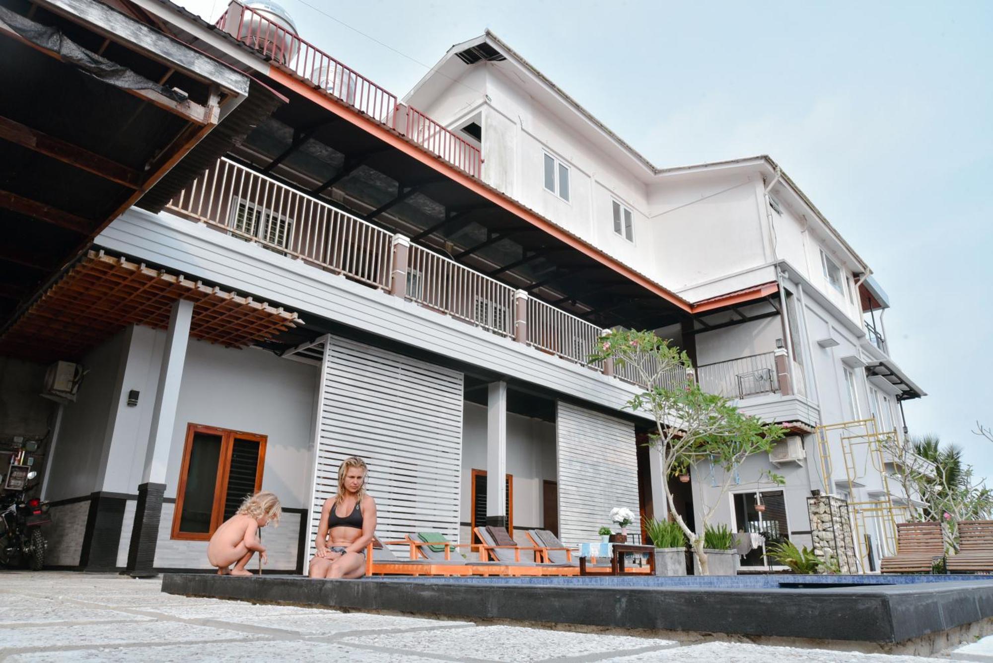 Отель Oseda Nias Surf House Hilibotodane Экстерьер фото
