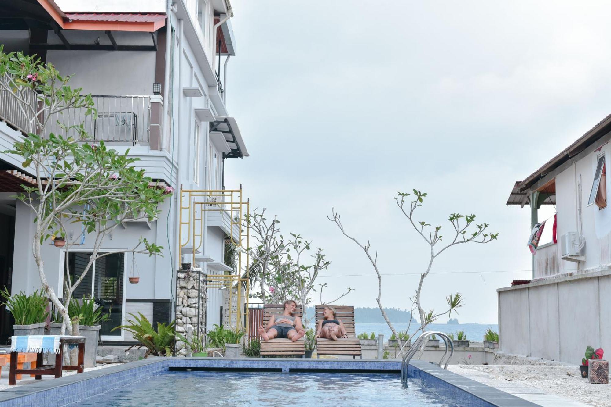 Отель Oseda Nias Surf House Hilibotodane Экстерьер фото