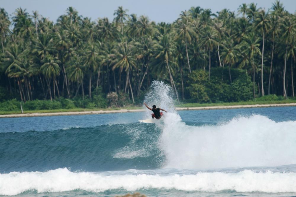 Отель Oseda Nias Surf House Hilibotodane Экстерьер фото