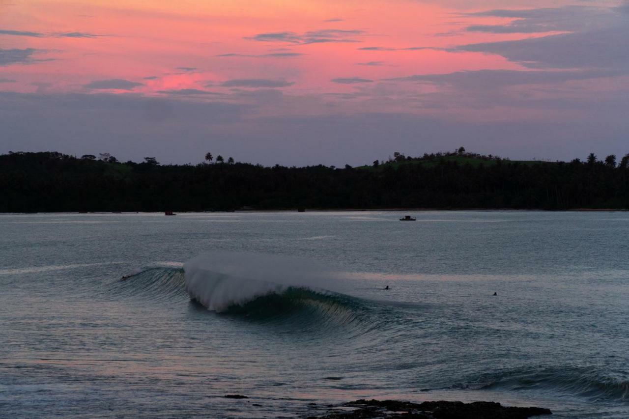 Отель Oseda Nias Surf House Hilibotodane Экстерьер фото