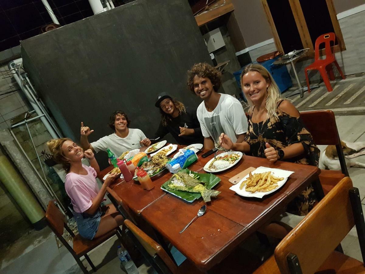 Отель Oseda Nias Surf House Hilibotodane Экстерьер фото